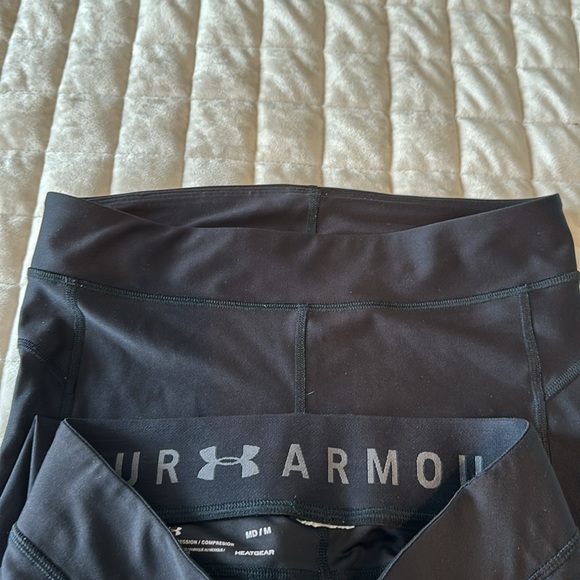Under Armour Crop Leggings - Picture 4 of 5